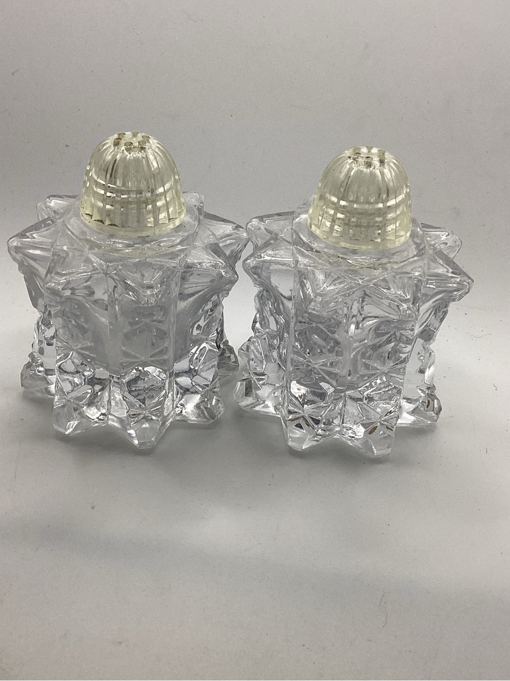 Unk Clear Crystal-Look Star Salt and Pepper Shakers